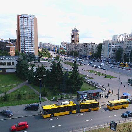 Отдельная Комната С Балконом В Апартаментах, Возле М Печерская Kijev Kültér fotó
